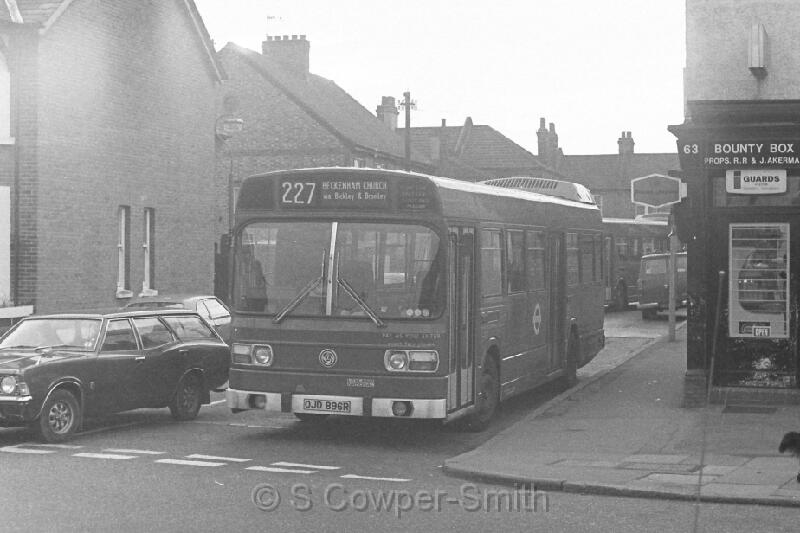 227,BW23,01,LS096,227,BECKENHAM CHURCH,CHISLEHURST GORDON ARMS,JAN 78.JPG