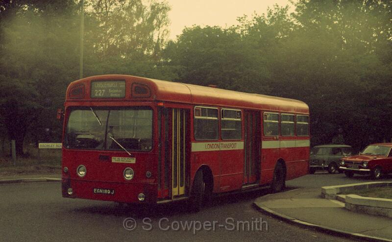 227,CL23,15,SMS189,227,CHISLEHURST GORDON ARMS,CHISLEHURST WAR MEMORIAL,AUG 1976,,.jpg