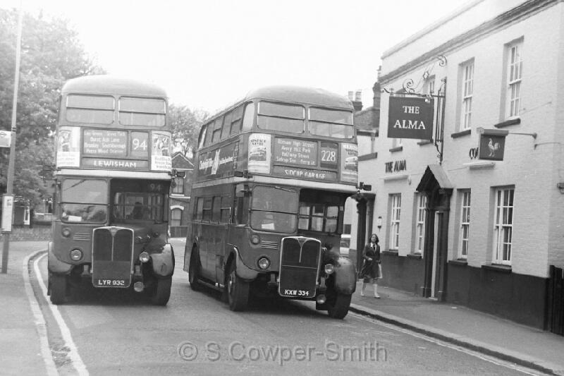 228,BW17,34,RT1688,228,SIDCUP GARAGE, SIDCUP ALMA ROAD,19051977.JPG