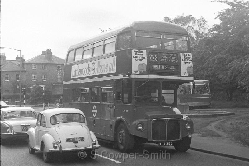 228,BW18,09,RM0383,228,CHISLEHURST WAR MEMORIAL,CHISLEHURST WAR MEMORIAL,19051977.JPG