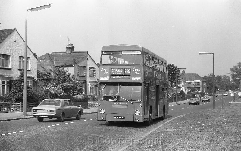 228,BW36,09,DMS0467,228,ELTHAM WELL HALL STATION,AVERY HILL RD,01051978.jpg