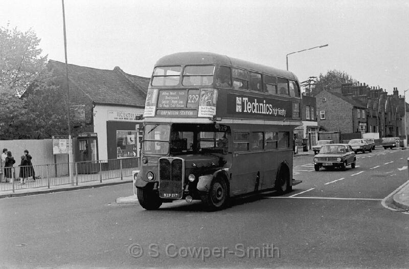 229,BW03,21, RT3810 229 ORPINGTON STATION FOOTS CRAY HIGH ST OCT76.jpg