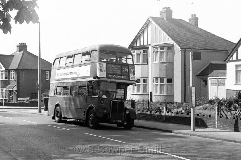 229,BW17,16,RT4712,229,WOOLWICH POWIS STREET, HURST RD,20051977.JPG