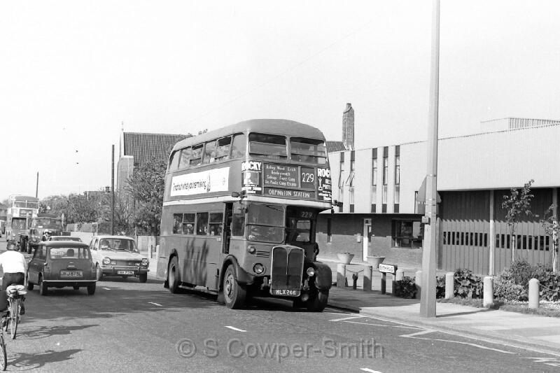 229,BW17,21,RT0449,229,ORPINGTON STATION, BEXLEYHEATH GARAGE,20051977.JPG