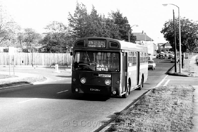 231,BW05,12 SMS219 231 TURNPIKE LANE STN ENFIELD 101976.JPG