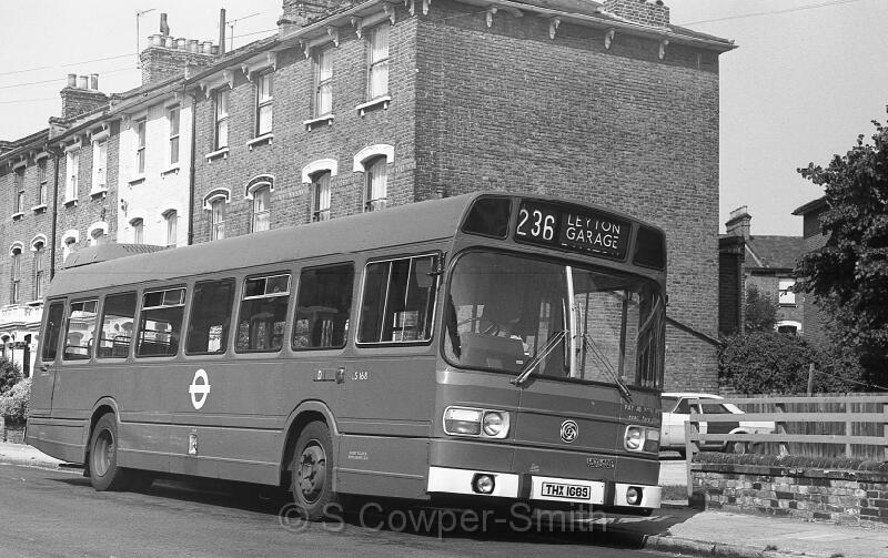 236,BW40,33,LS168,236,LEYTON GARAGE,FINSBURY PARK PLIMSOLL RD,21051978.jpg