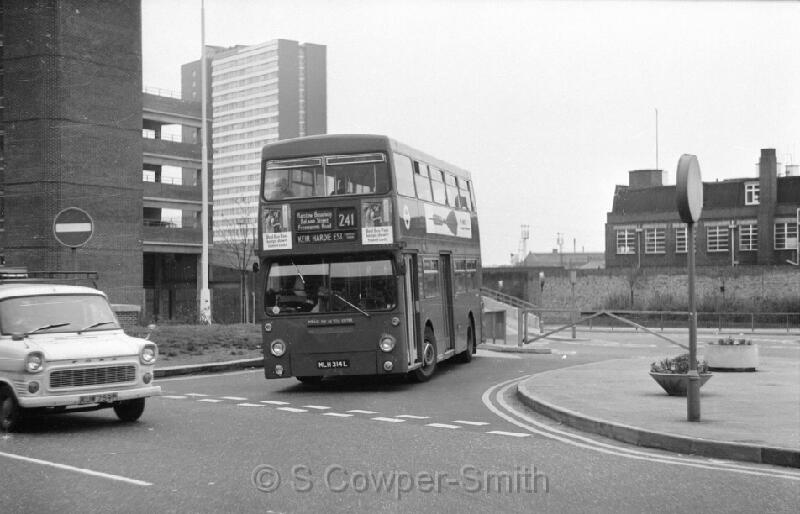 241,BW02,06, DMS1314 241 KIER HARDIE EST CANNING TOWN 1076.jpg