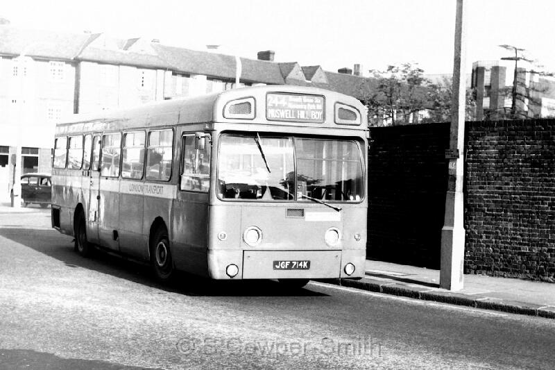 244,BW05,03 SMS714 244 MUSWELL HILL BDY SOUTHGATE 101976.JPG