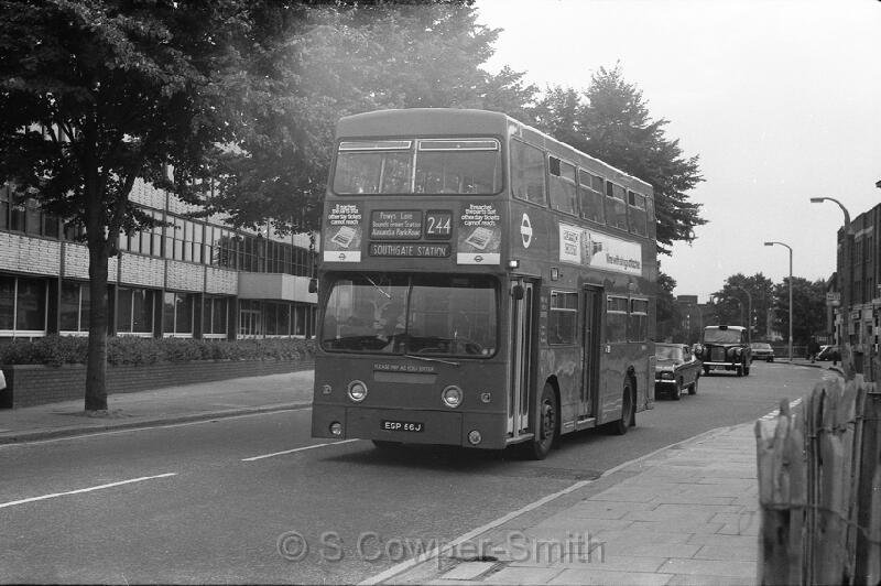 244,BW63,08,DMS0056,244,SOUTHGATE STATION,HIGH ST SOUTHGATE,01-09-78.jpg