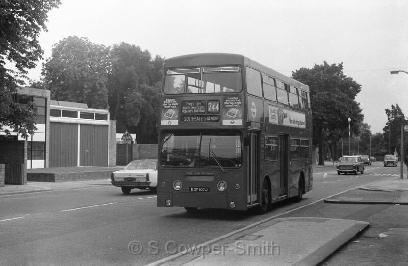 244,BW63,12,DMS0107,244,SOUTHGATE STATION,HIGH ST SOUTHGATE,01-09-78.jpg