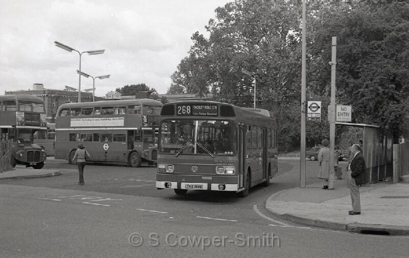 268,BW61,22,LS109,268,FINCHLEY ROAD STN,GOLDERS GREEN,01091978.jpg