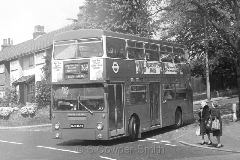 269,BW18,19,DMS2354,269,SIDCUP GARAGE, ARBUTHNOT LANE,21051977.JPG