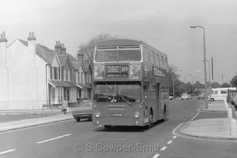 269,BW20,01,DMS2362,269,BEXLEYHEATH MARKET PLACE,BEXLEYHEATH BUS GARAGE,JUNE 1977.JPG