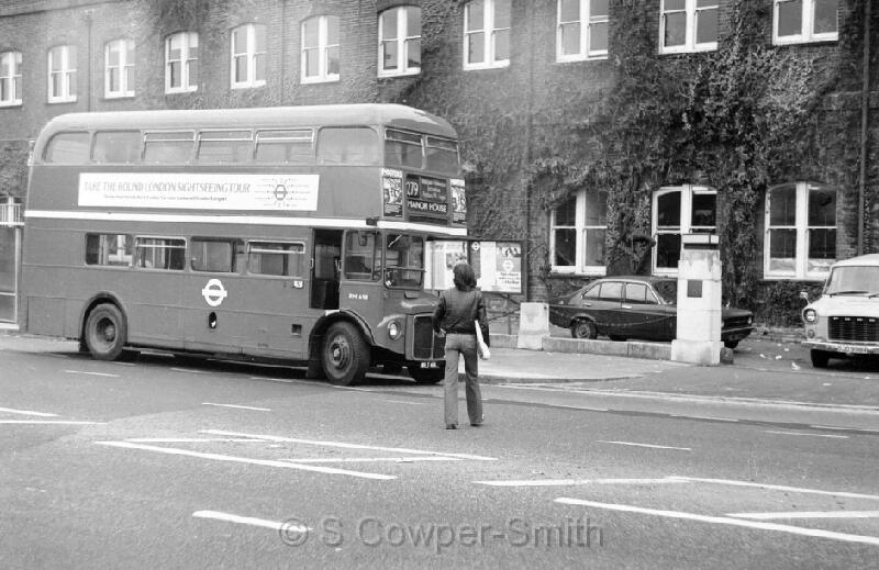 279,BW02,35, RM0698 279 MANOR HOUSE MANOR HOUSE 1076.jpg