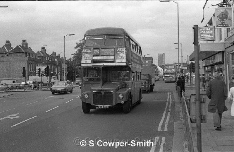 279,BW62,07,RM0773,279,FINSBURY PARK STN,FORE ST,300978.jpg