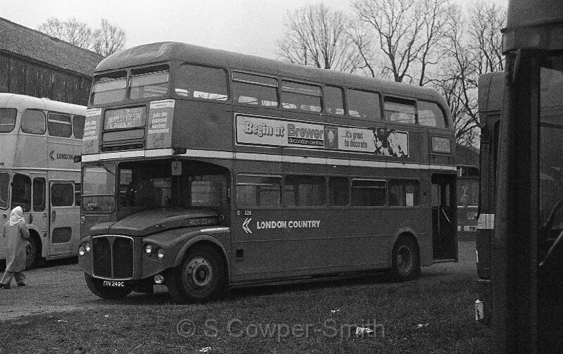 410,BW37,08,RCL2249,410,BROMLEY NTH STN AND BIGGIN HILL,BIGGIN HILL AIRPORT,20051978.jpg
