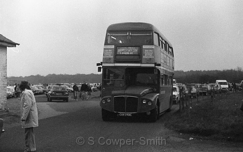 410,BW37,10,RCL2249,410,BROMLEY NTH STN AND BIGGIN HILL,BIGGIN HILL AIRPORT,20051978.jpg