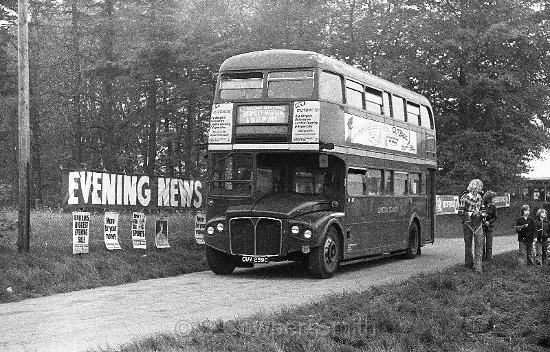 410,BW37,15,RCL2259,410,BROMLEY NTH STN AND BIGGIN HILL,BIGGIN HILL AIRPORT,20051978.jpg