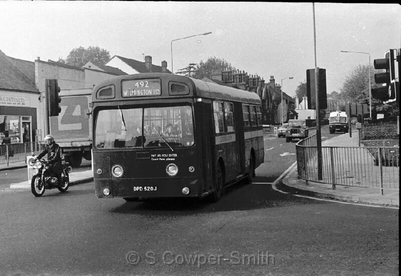 492,BW03,20, SMS520 492 WILMINGTON FOOTS CRAY HIGH  ST OCT76.jpg