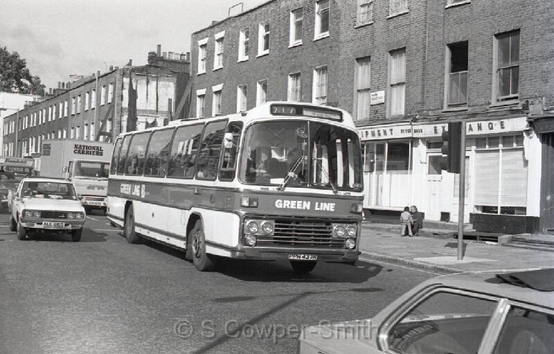 717,BW61,15,RS007,717,LONDON VICTORIA VIA BRENT CROSS,PARK RD NW1,01091978.jpg
