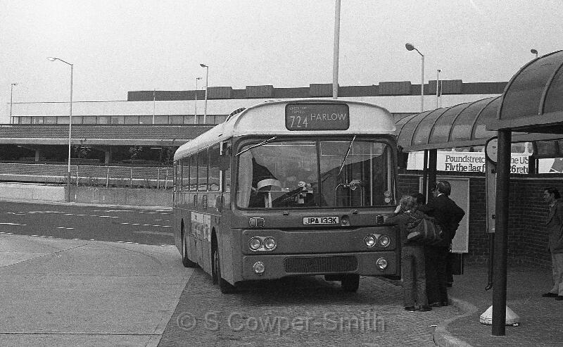 724,BW38,41,RP33,724,HARLOW,HEATHROW AIRPORT,01051978.jpg