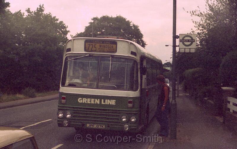 725,CL23,05,SMA07,725,WINDSOR,CHISLEHURST WAR MEMORIAL,AUG 1976,,.jpg
