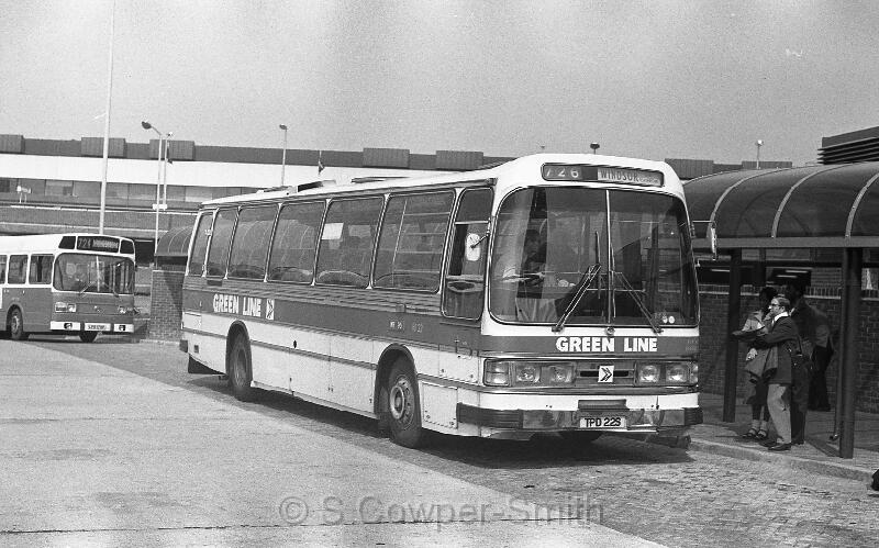 726,BW39,08,RB022,726,WINDSOR VIA HEATHROW,HEATHROW AIRPORT,01051978.jpg