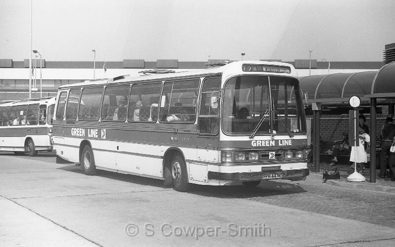 726,BW41,19,RB017,726,WINDSOR VIA HEATHROW,HEATHROW BUS STN,21051978.jpg