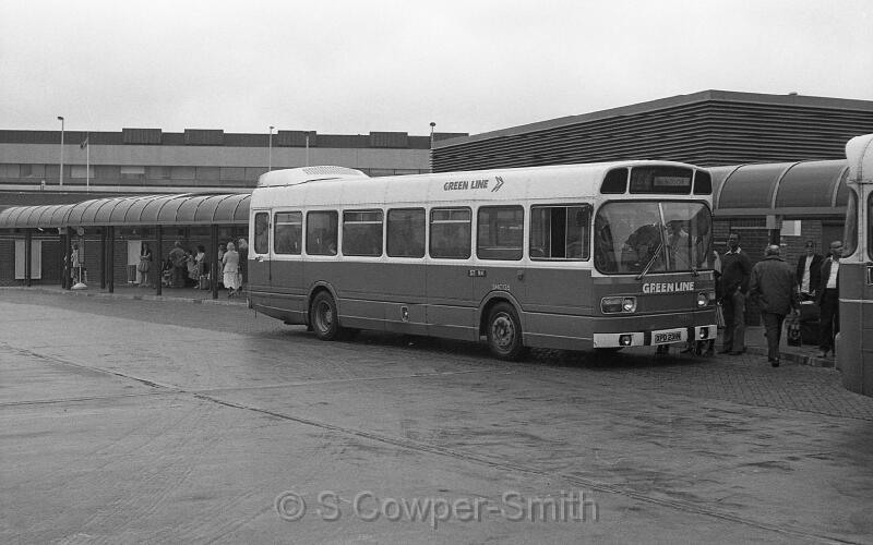 744,BW48,06,SNC135,744,WINDSOR,HEATHROW AIRPORT BUS STN,16071978.jpg