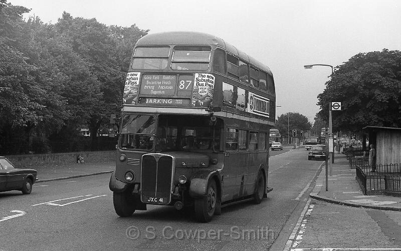 87,BW57,15,RT0678,87,Barking Blakes Corner,Barking,Aug 1978.jpg