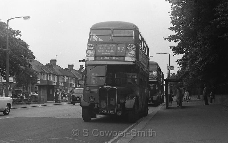 87,BW57,27,RT4627,87,Becontree Heath,Barking,Aug 1978.jpg