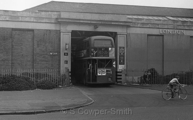 87,BW57,39,RT4627,87,Barking Garage,Barking,Aug 1978.jpg