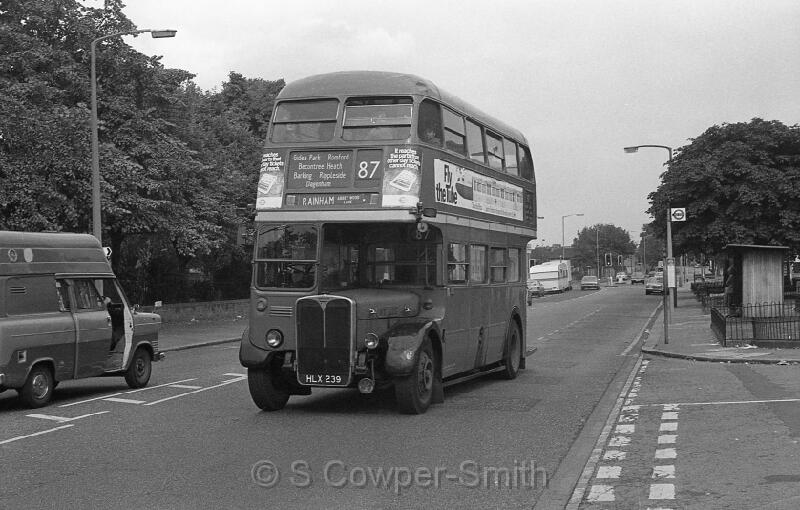 87,BW58,05,RT0422,87,RAINHAM ABBEY WOOD LANE,BARKING,Aug-78.jpg