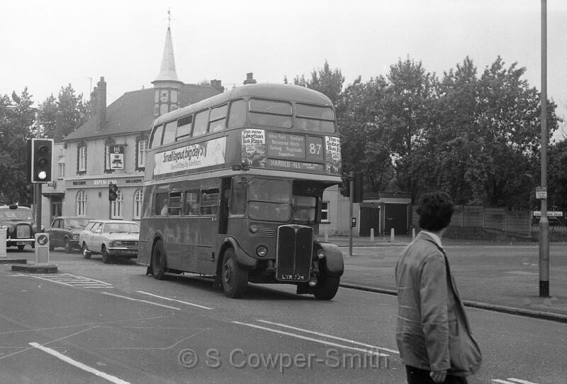 87,BW63,32,RT2750,87,HAROLD HILL DAGNAM PARK SQUARE,BARKING GARAGE,01-09-78.jpg