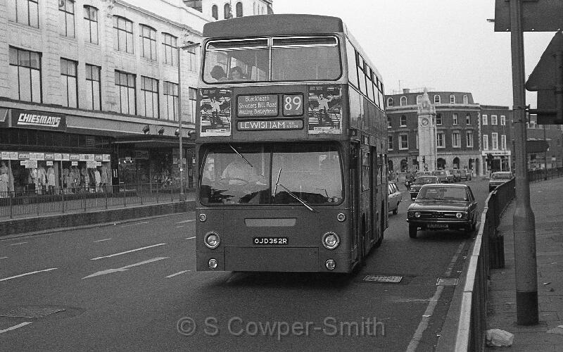 89,BW48,35,DMS2352,89,LEWISHAM BUS STATION,LEWISHAM HIGH ST,21071978.jpg