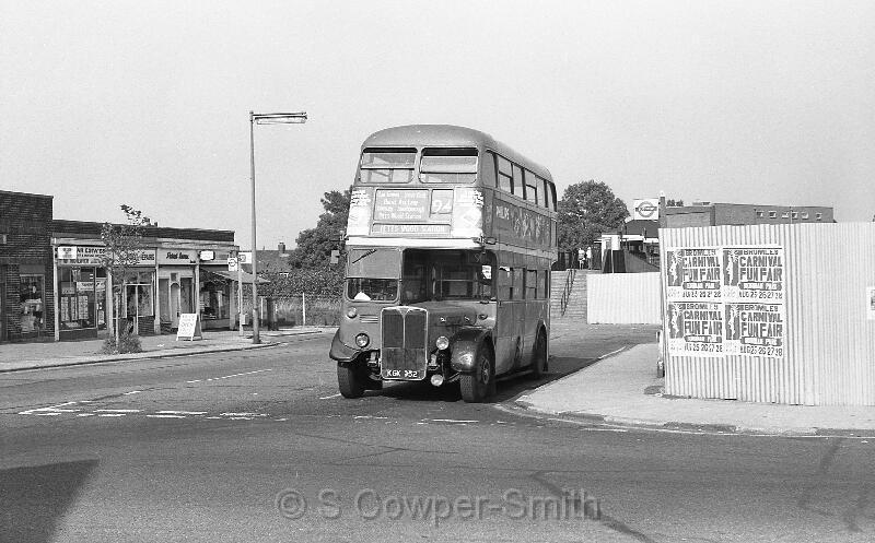 94,BW56,27,RT2143,94,Petts Wood Station,Petts Wood,Aug 1978.jpg