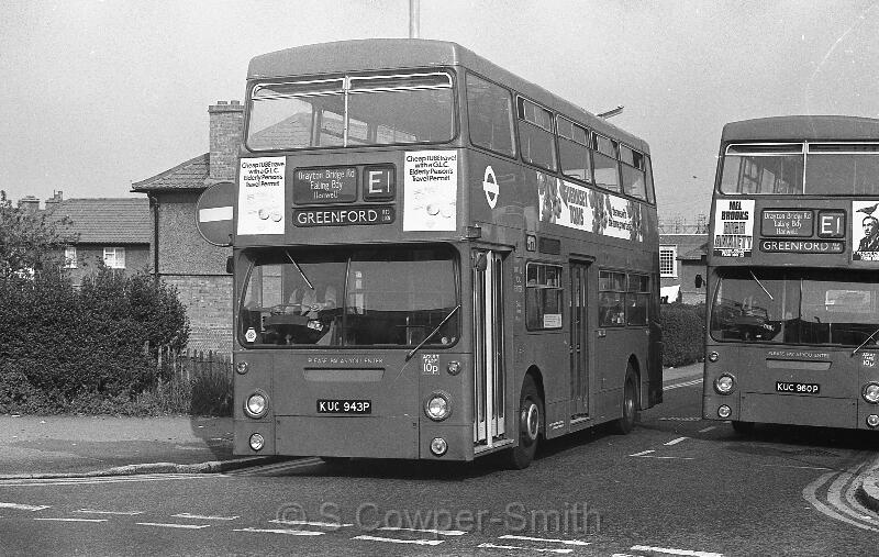 E1,BW39,16,DMS1943,E1,GREENFORD RED LION,OTTER RD GREENFORD,01051978.jpg