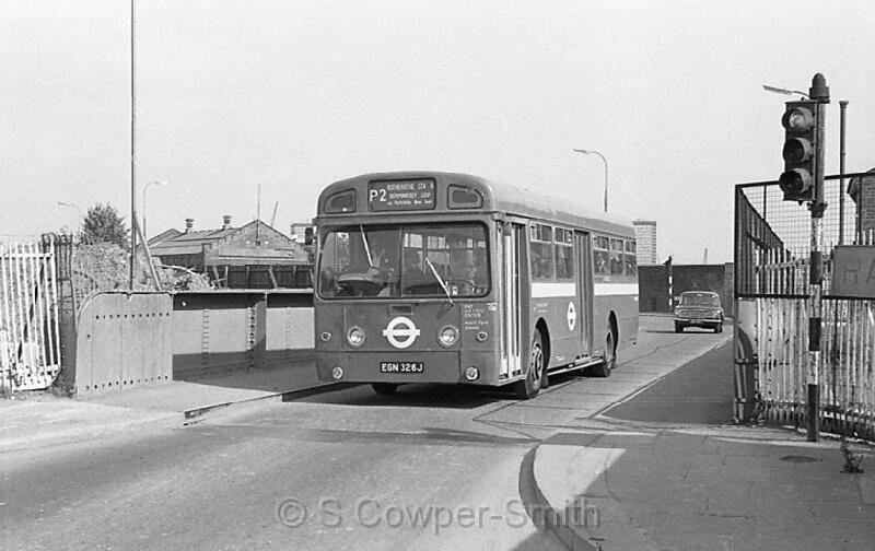 P2,BW59,18,SMS326,P2,ROTHERHITHE STN AND BERMONDSEY LOOP,REDRIFF ROAD,AUG1978.jpg