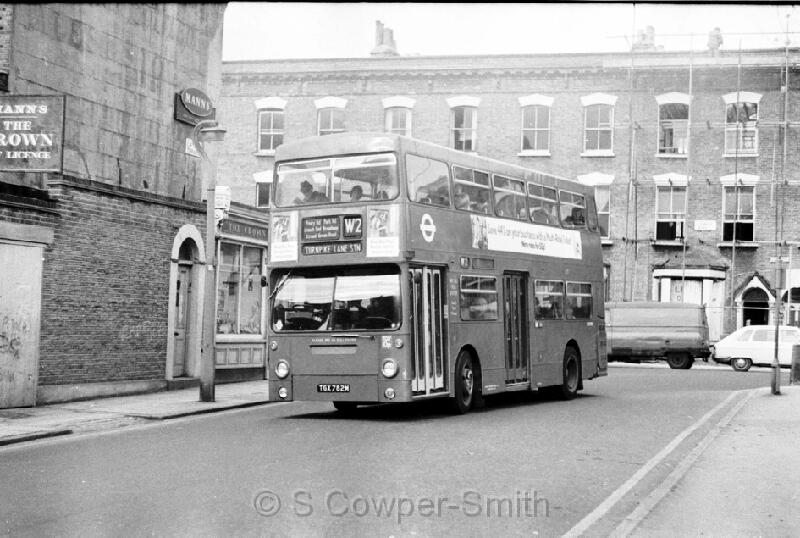 W2,BW01,04,DMS0782,W2, TURNPIKE LANE STN,FINSBURY PK,101976 (2).jpg