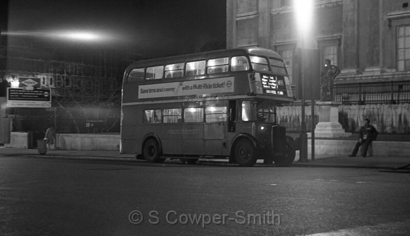 N98,BW31,15,RT0939,N98,Chadwell Heath,Trafalgar Sq,Apr 78.jpg