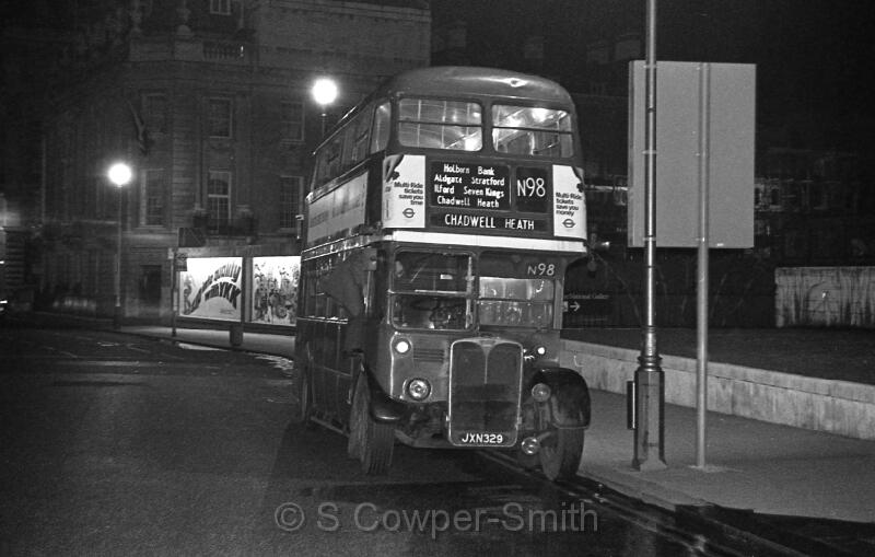 N98,BW31,17,RT0939,N98,Chadwell Heath,Trafalgar Sq,Apr 78.jpg